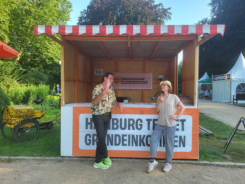 Ein Infostand in Aktion